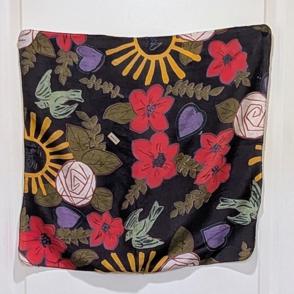 NWOT Beckwoman  21”x21” Navy Blue and Red Floral Ascot Scarf - Picture 2 of 5